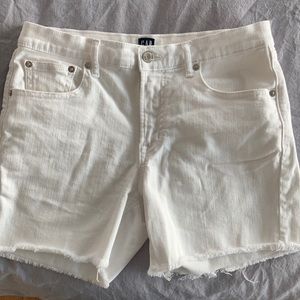 White Gap denim shorts.